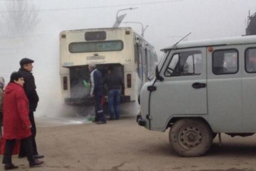 На остановке загорелся рейсовый автобус «Батайск-Ростов»