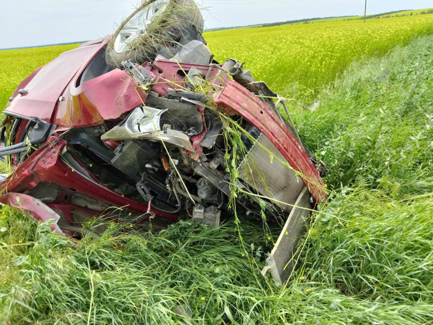 В Ростовской области в ДТП погиб водитель иномарки