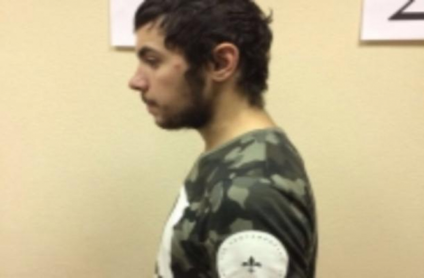 Юноша с перцовым газовым баллончиком совершил серию нападений на ростовских женщин  
