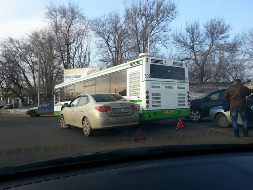 Социальные сети: К чемпионату мира по футболу в Ростове может не остаться ни одного целого автобуса