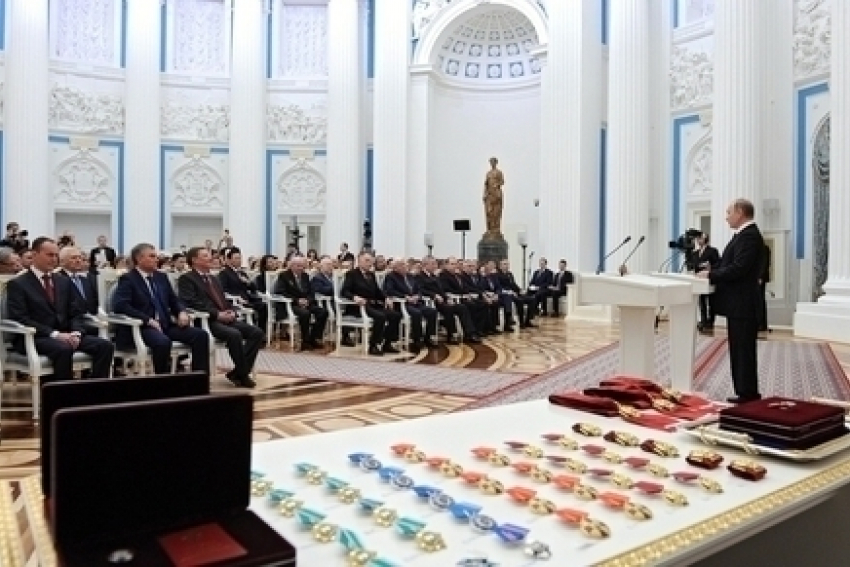 Владимир Путин вручил 5 медалей жителям Ростовской области