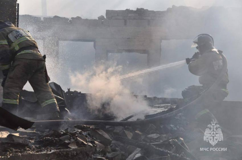 За прошедшие сутки донские спасатели ликвидировали восемь техногенных пожаров