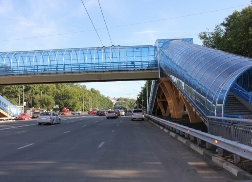 Важнейшую автомагистраль Ростова решили обустроить пешеходным мостом