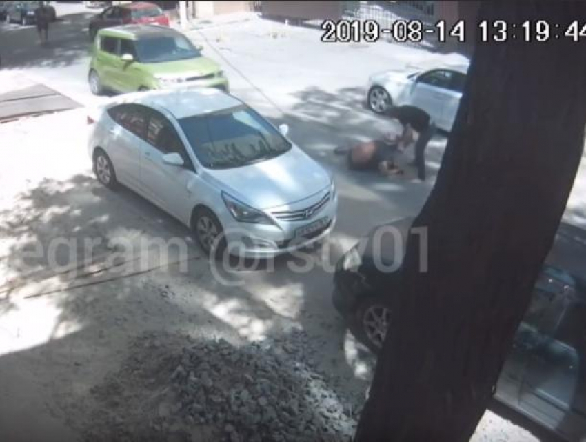 В Ростове водитель автобуса избил недовольного пассажира