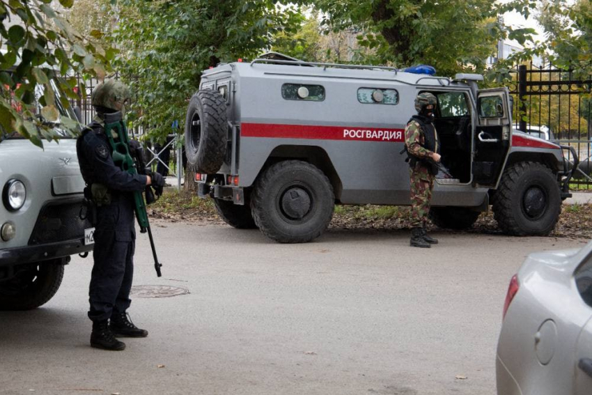 В Ростове поймали сбежавшего военного с оружием