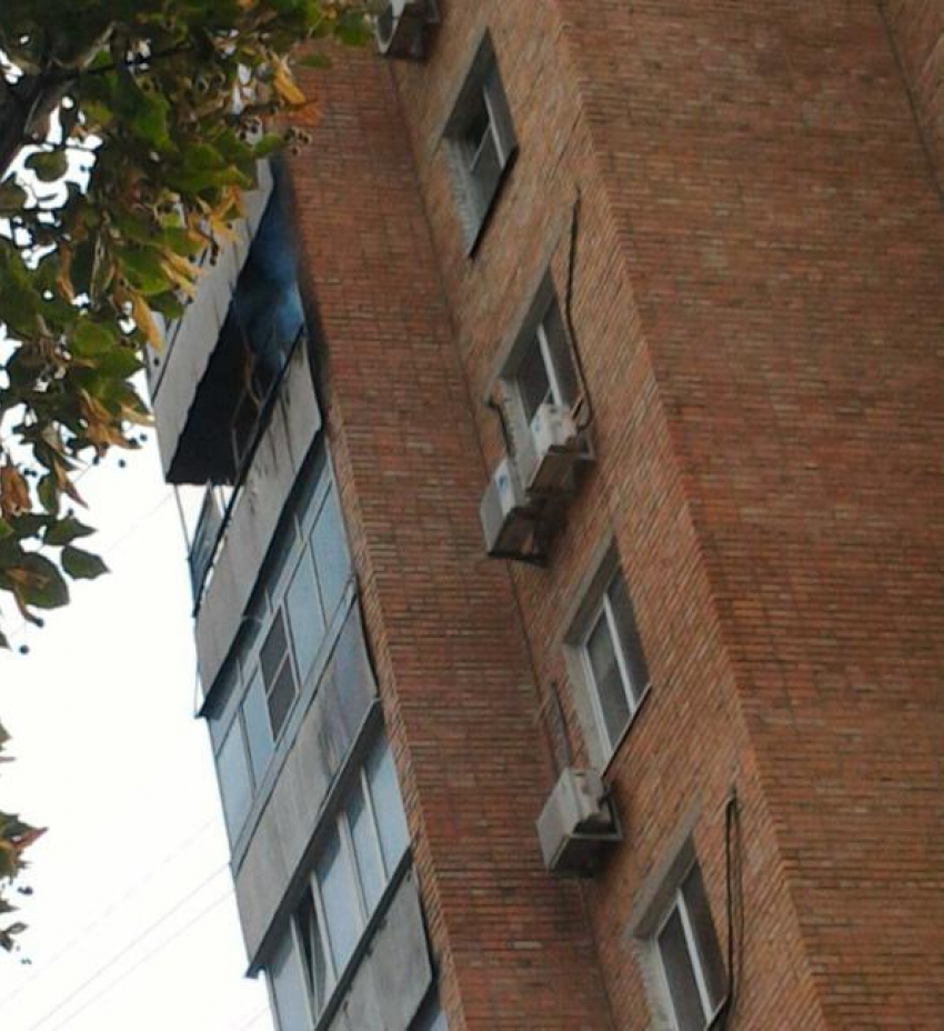 На Турмалиновской на 12 этаже дома загорелся балкон 