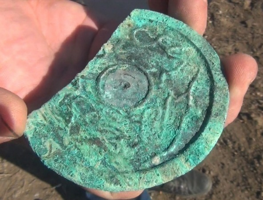 Азовские археологи нашли бронзовое зеркало, принадлежавшее жителю средневекового Азака