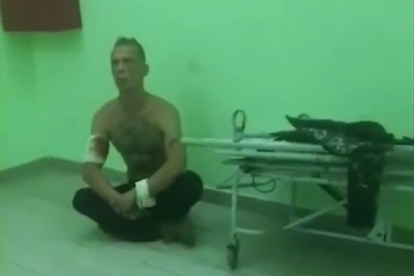 В БСМП Новочеркасска раненый мужчина убил лежачего пациента шариковой ручкой