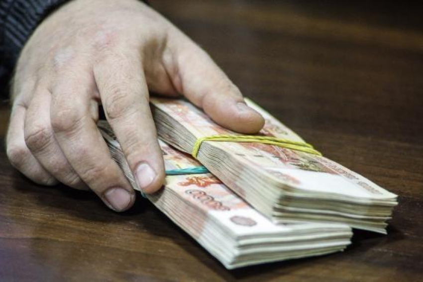 4 млн рублей заплатит директор «Офис Класса» за дачу взятки полицейскому 