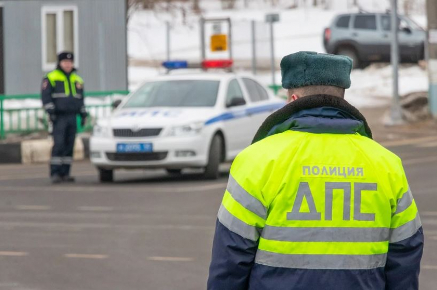 Водитель такси погиб в ДТП под Ростовом