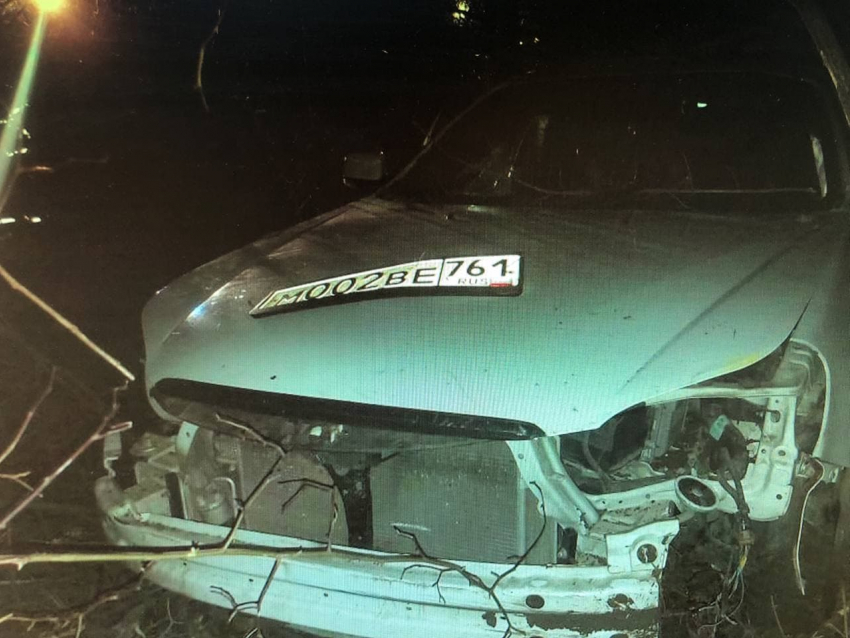 В Ростовской области пассажир перевернувшейся иномарки скончался на месте ДТП
