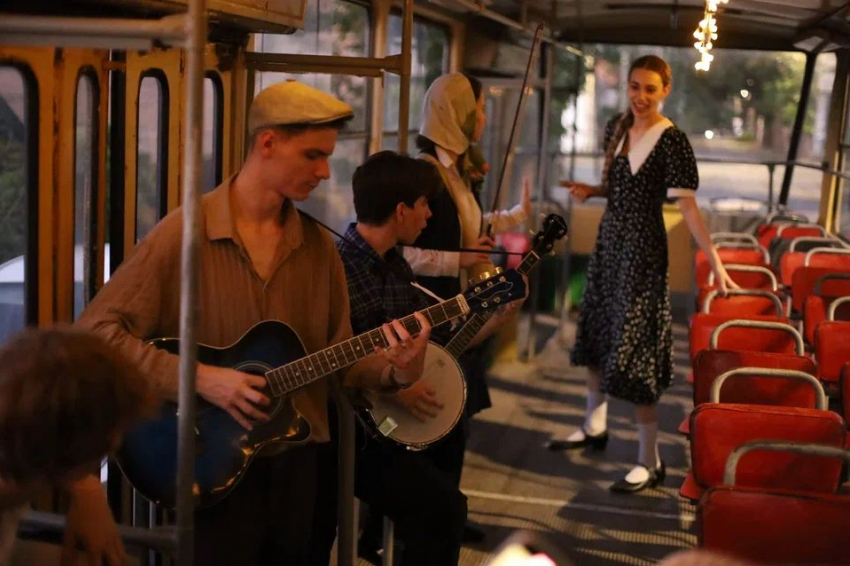 ТОВАР ДНЯ: Билеты на иммерсивный спектакль «В ретро-трамвае» со скидкой