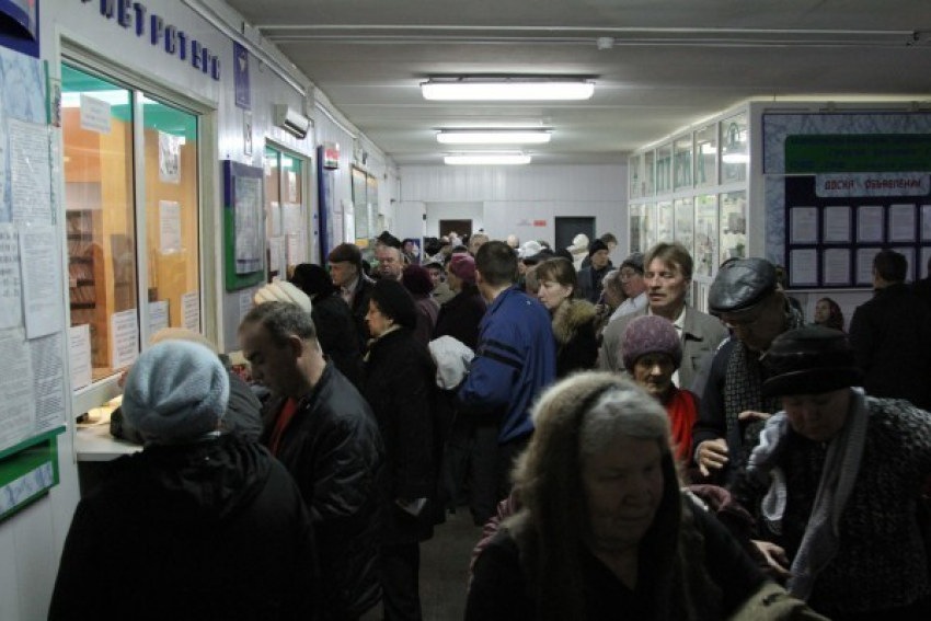 Пациенты в ростовских больницах занимают очередь за неделю до приема