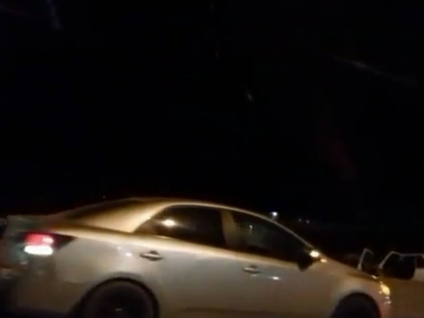 Ужасающая авария в Ростове: вырванный двигатель машины на асфальте рядом с трупом 