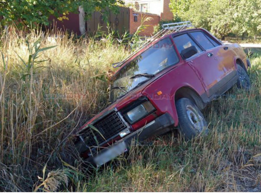 В Ростовской области водитель угодил в канаву и сбежал с места ДТП