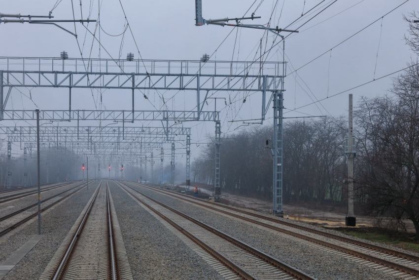 В Каменске-Шахтинском под грузовым вагоном погибла 12-летняя девочка