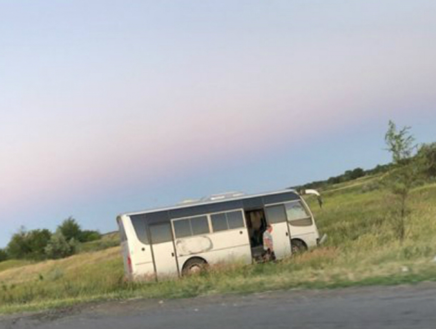 Мать двоих детей насмерть разбилась в страшном ДТП с автобусом на трассе Ростовской области