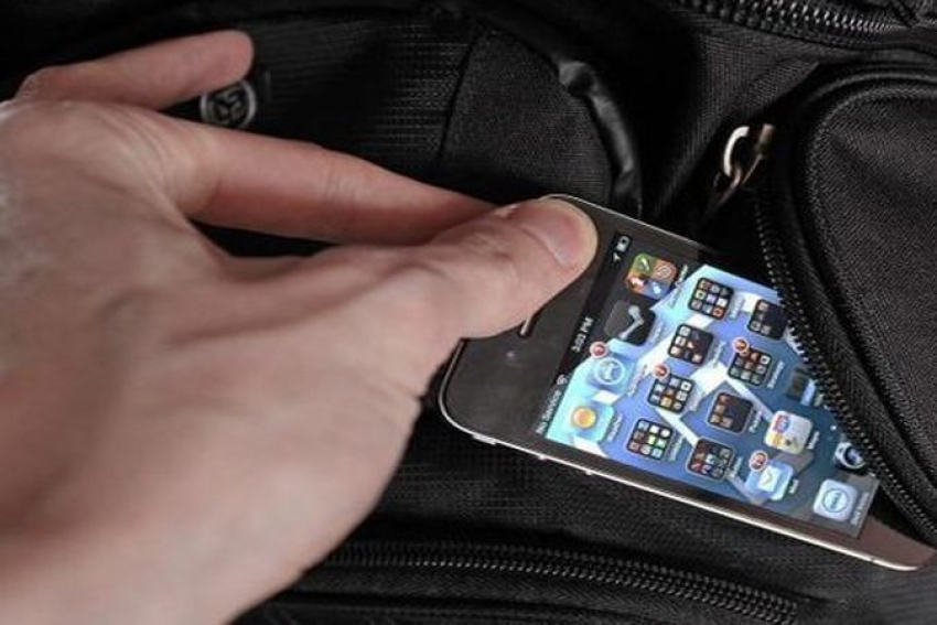 В Ростове мужчина вместо обещанной смены  ПО похитил смартфон за 60 тысяч