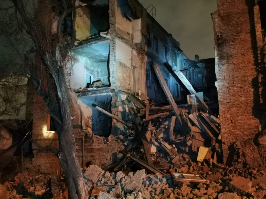Власти Ростова прокомментировали ситуацию с обрушением здания на Ульяновской, 6