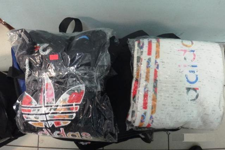 Пассажирка рейса «Анталия – Ростов-на-Дону» везла в багаже контрафактную женскую одежду