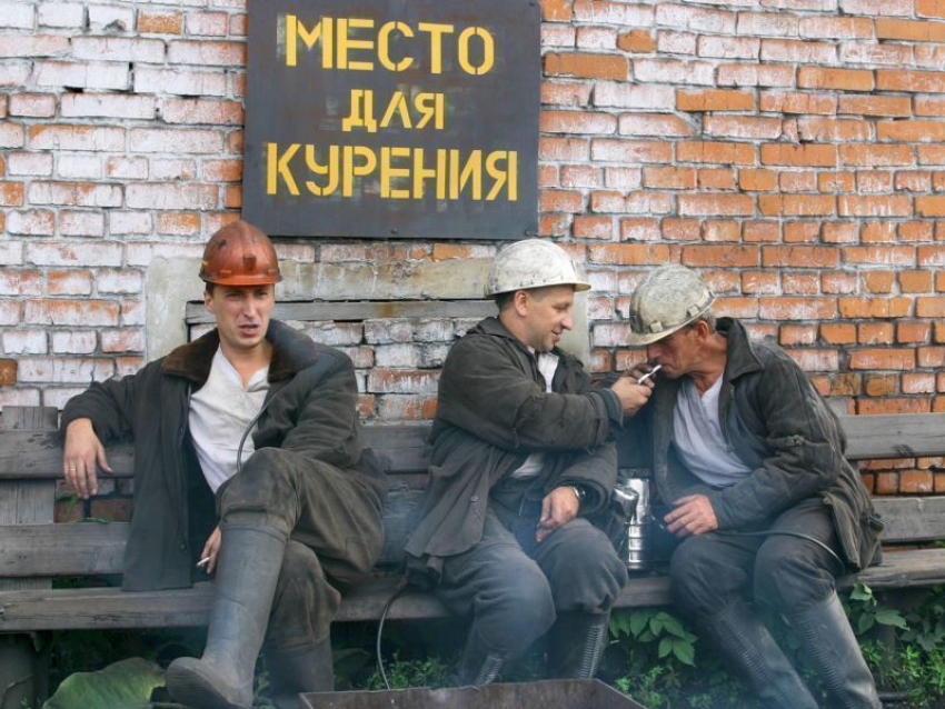 В России вступили в силу новые требования к курилкам