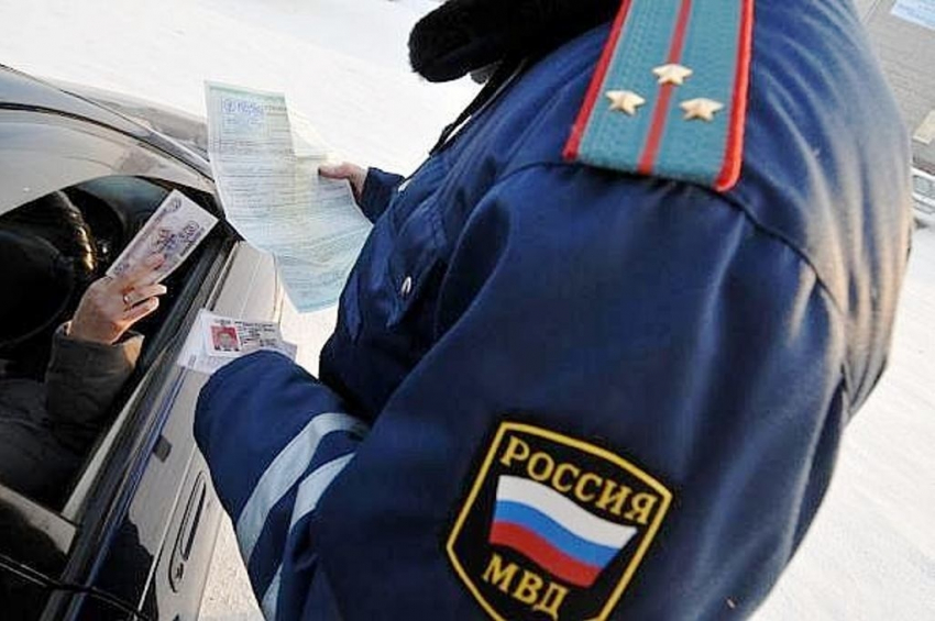 Два сговорчивых полицейских пойдут под суд в Ростовской области