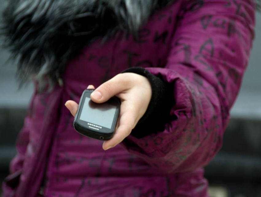 Личной потерей закончилась для безотказной женщины встреча с незнакомцем в Ростовской области