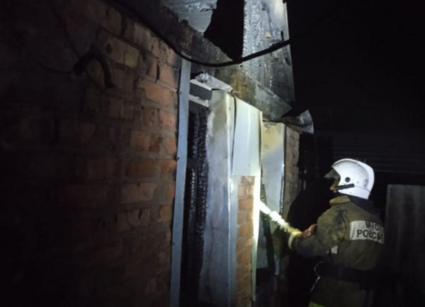 В Ростовской области брат и сестра погибли в пожаре из-за непотушенной сигареты  