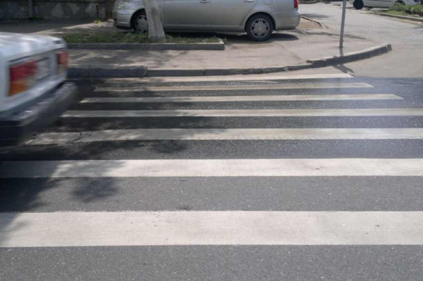 В Зернограде водитель «Волги» сбил шестилетнего ребенка на «зебре"