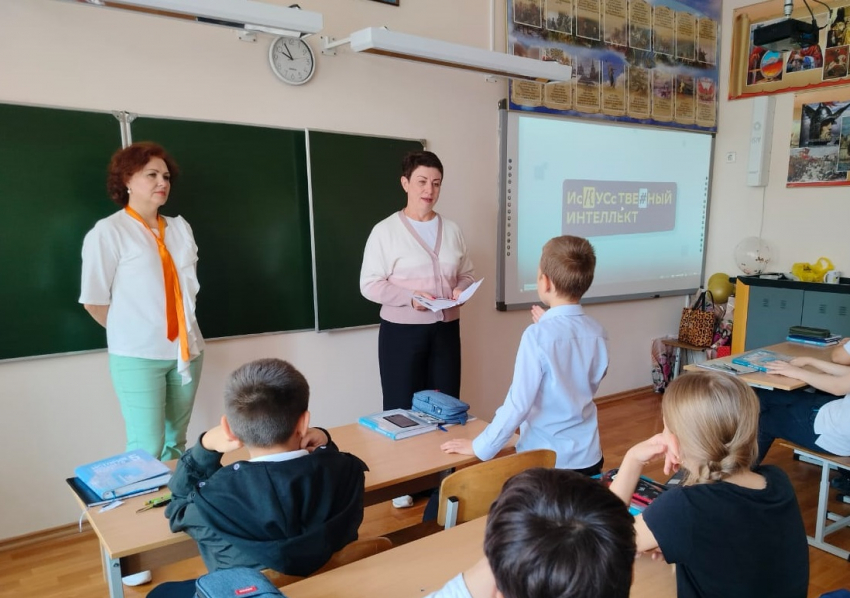 Ростовские школьники освоили ИИ-агентов на «Уроке цифры» от Сбера