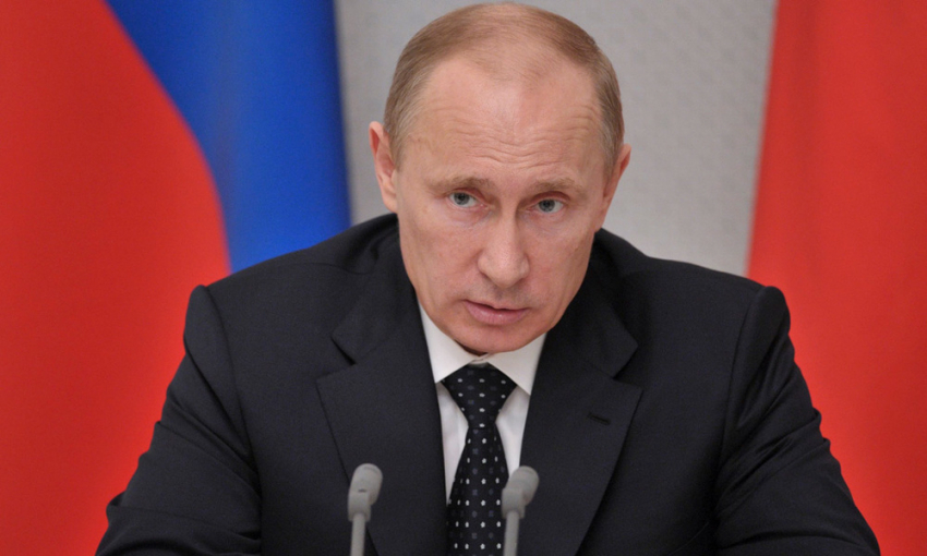 В видеообращении житель Суворовского микрорайона просит Владимира Путина решить проблему уличного освещения