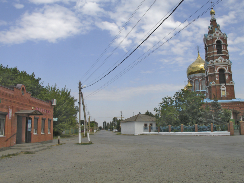 В Ростовской области главу поселения подозревают в превышении полномочий