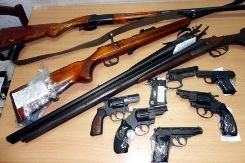 Жителям Ростовской области предлагают добровольно сдать оружие