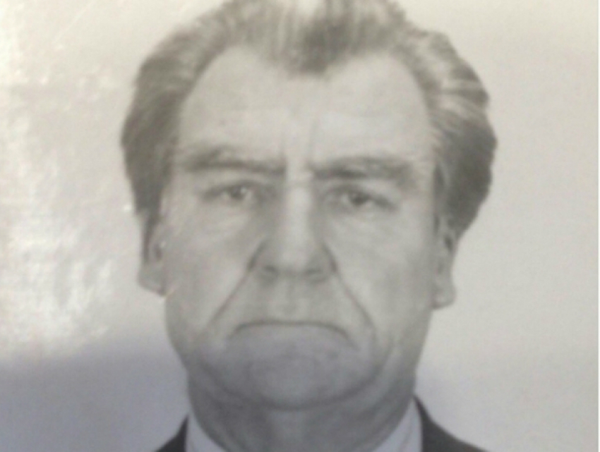 Бородатый седой мужчина с металлическими зубами исчез в Ростовской области