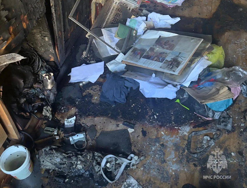 Из-за загоревшегося обогревателя эвакуировали более 30 человек в Азове 