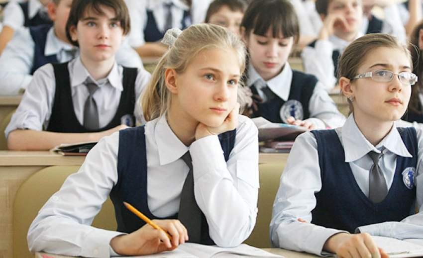 Больше 90 тысяч ростовских школьников сели за парты