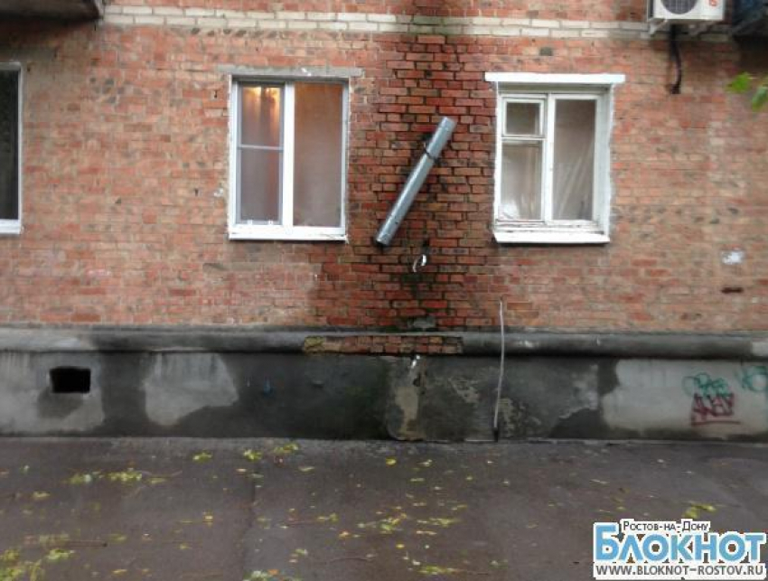 В Таганроге квартиру жителя пятиэтажки затопили дожди