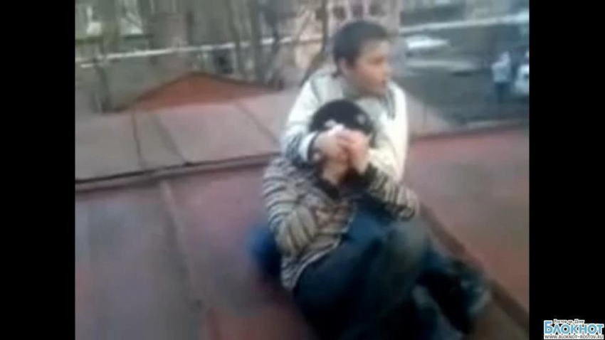 В Таганроге школьники сняли избиение шестиклассника на видео, полиция разбирается в обстоятельствах произошедшего