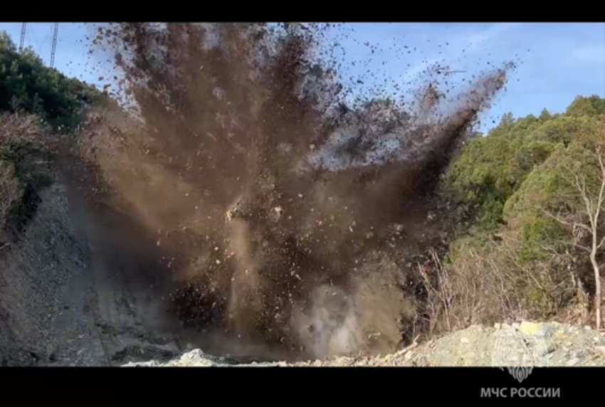 Донские саперы обезвредили авиабомбу времен Великой Отечественной войны