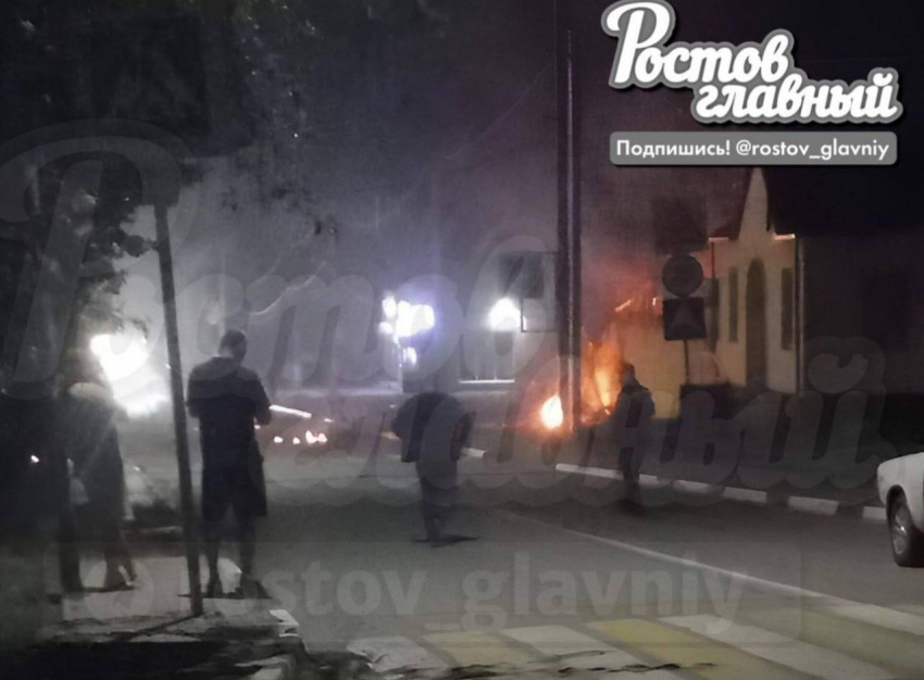 После атаки БПЛА на Дону загорелись здание железнодорожного вокзала, дом и магазин 