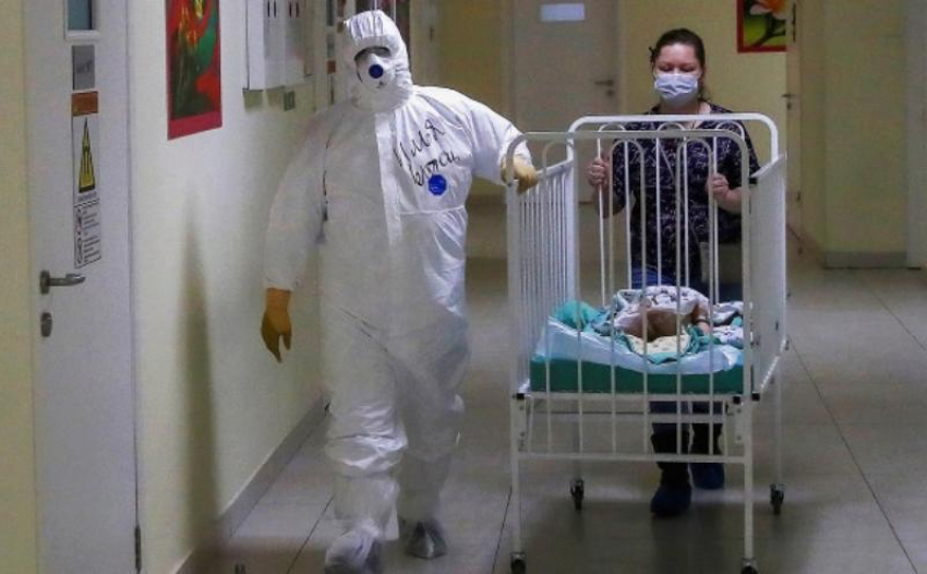В Ростове начали госпитализировать новорожденных с коронавирусом