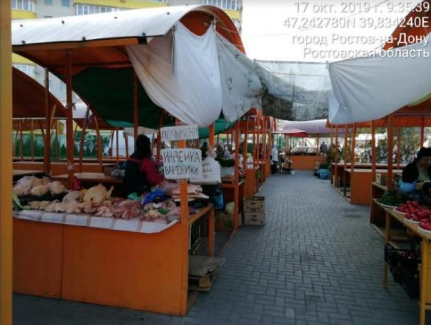 Ростовские рынки вывозят мусор при помощи «серых перевозчиков»