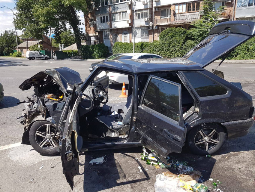 Два человека пострадали в ДТП на Профсоюзной в Ростове
