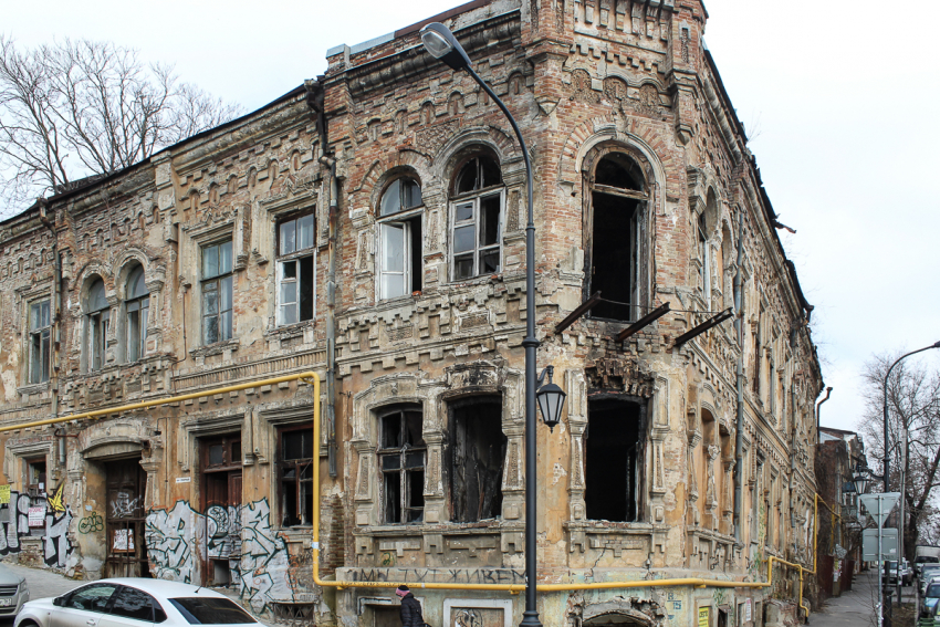 Карта позора Ростова: страшные здания в сотне метров от мэрии