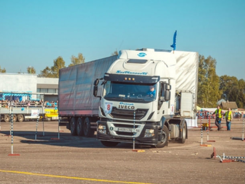 Самые крутые водители грузовиков поборются за миллион рублей в Ростове 