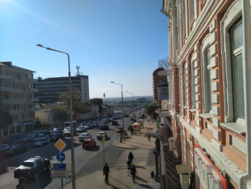 Ворошиловский проспект в Ростове встал в безнадежной пробке