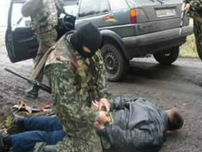 Забитый по самую крышу украинскими продуктами внедорожник пытался «проскочить» через границу в Ростовскую область