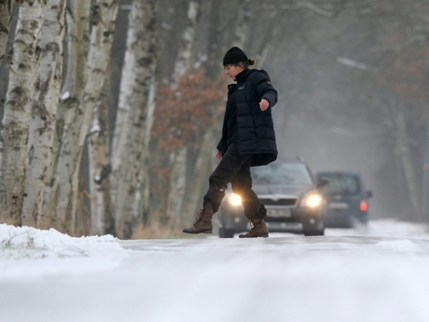 Снег, гололед и ветер ожидаются в Ростове в канун праздника 