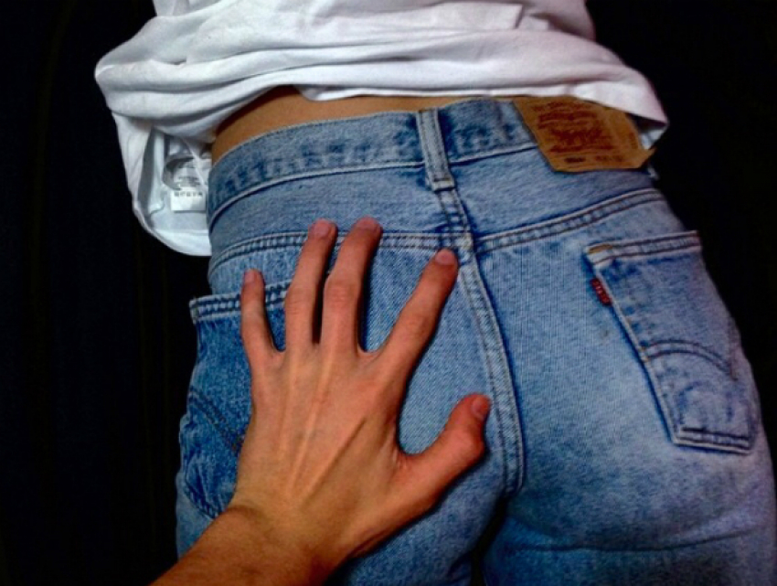 Красивые попки в джинсах - 62 фото