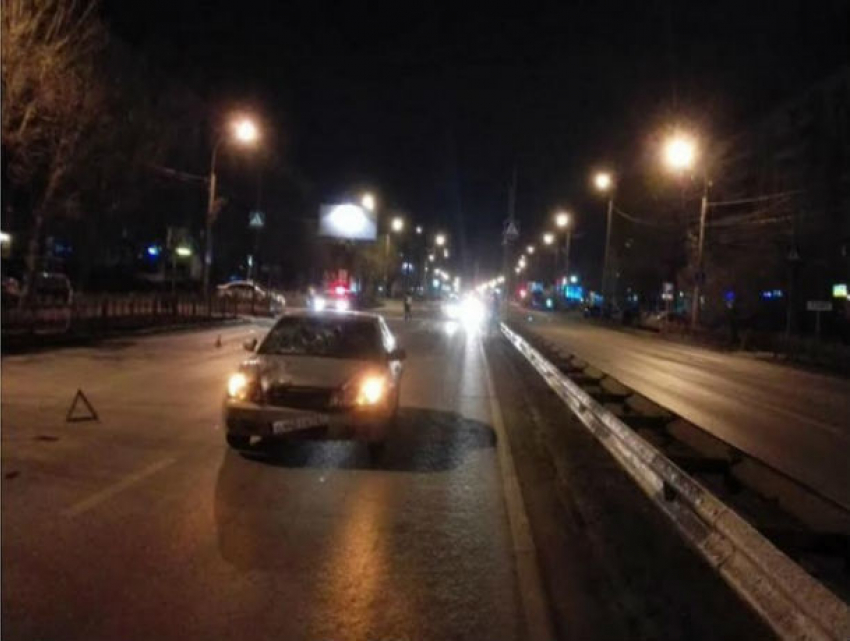 Молодой водитель за рулем иномарки сбил пенсионера недалеко от зебры в Ростове